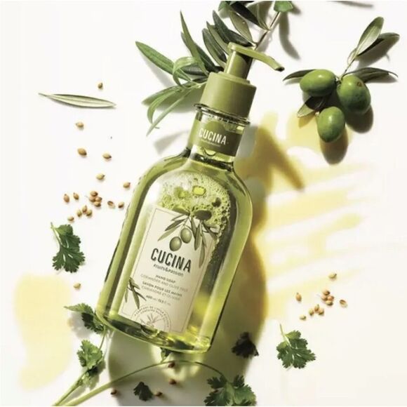 AVON CUCINA FRUITS&PASSION CUCINA HAND SOAP CORIANDER & OLIVE TREE 13.5 FL OZ - Picture 1 of 4